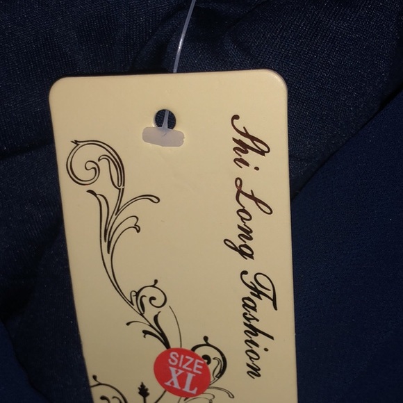 Women’s formal dress - Picture 3 of 3